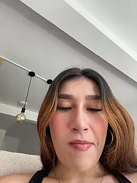 Isa Villamarin online show from October 2025 03:13:02 PM