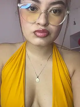 Isa Villamarin online show from March 2026 02:11:01 PM