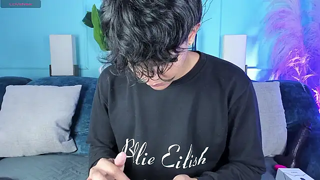 Leo Savage  online show from January 2026 03:33:02 AM