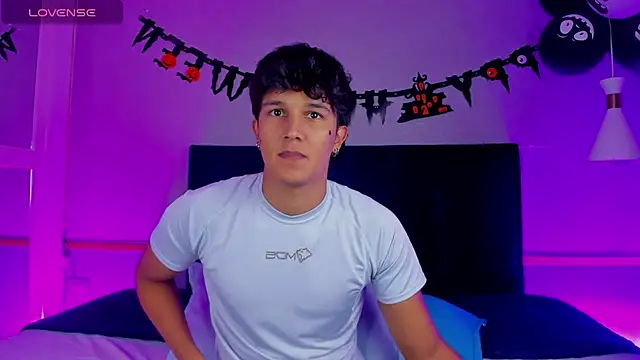 Snapshot of Leo_Savage_ chatting on October 2025 03:49:02 AM Leo Savage online show from October 2025 03:49:02 AM