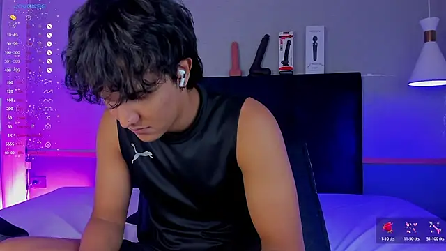 Snapshot of Leo_Savage_ chatting on November 2025 03:43:01 AM Leo Savage online show from November 2025 03:43:01 AM