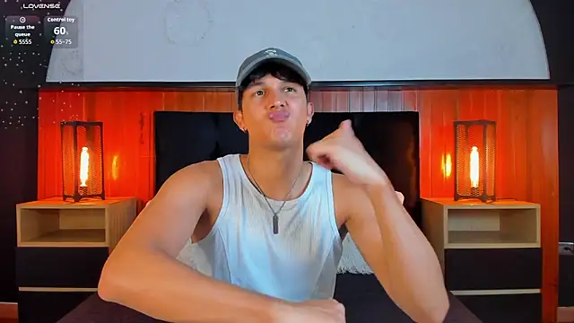 Leo Savage  online show from May 2026 04:49:01 AM