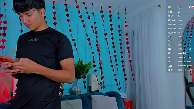 Leo Savage  online show from February 2026 04:32:01 AM