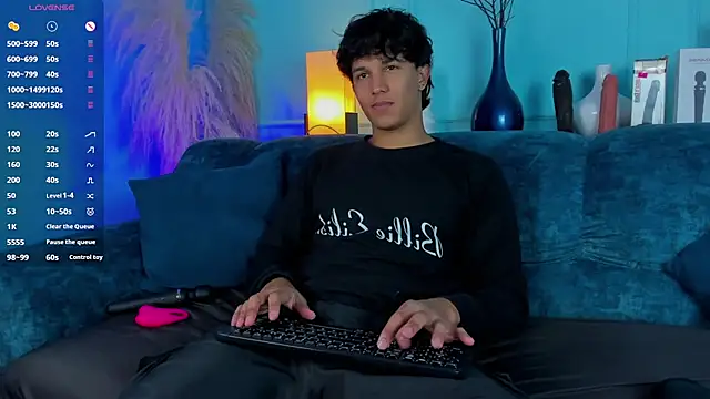 Snapshot of Leo_Savage_ chatting on December 2025 03:41:01 AM Leo Savage online show from December 2025 03:41:01 AM