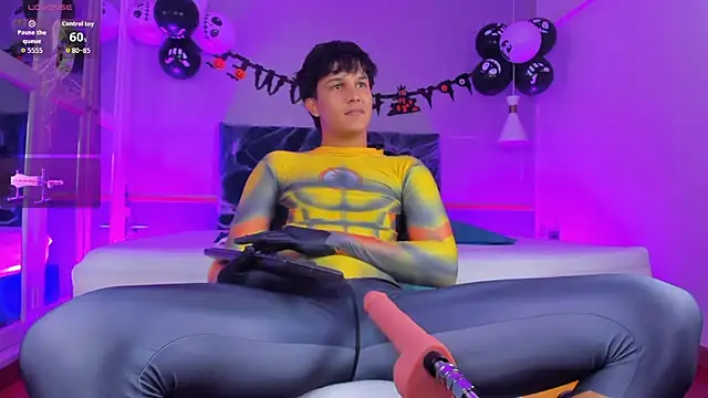 Snapshot of Leo_Savage_ chatting on October 2025 04:25:02 AM Leo Savage online show from October 2025 04:25:02 AM