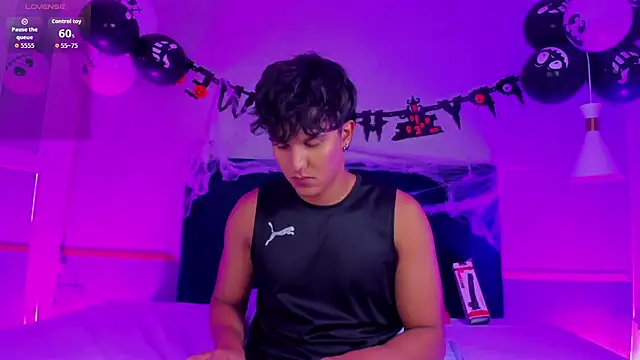 Leo Savage  online show from October 2025 04:10:01 AM