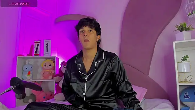 Snapshot of Leo_Savage_ chatting on November 2025 03:54:01 AM Leo Savage online show from November 2025 03:54:01 AM