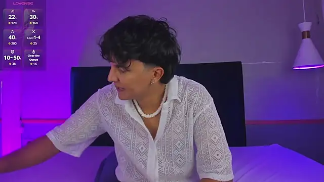 Leo Savage  online show from September 2025 03:23:01 AM