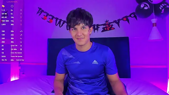 Snapshot of Leo_Savage_ chatting on October 2025 04:13:01 AM Leo Savage online show from October 2025 04:13:01 AM