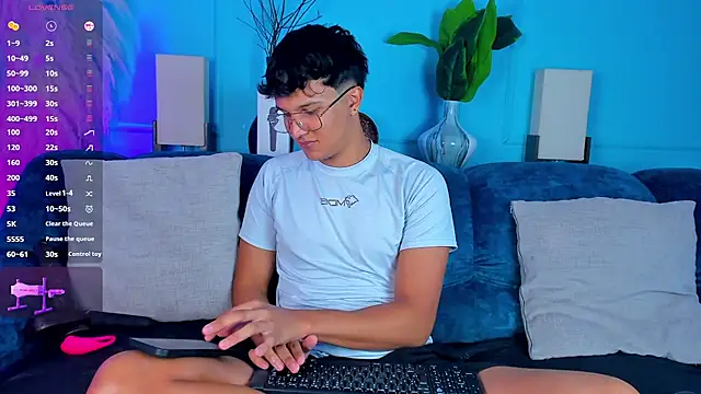 Leo Savage  online show from January 2026 03:02:02 AM