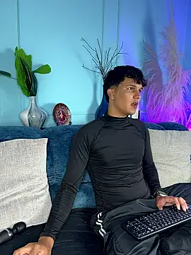 Leo Savage  online show from January 2026 03:10:02 AM