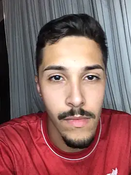 henriquexz244 online show from December 2025 05:35:01 PM