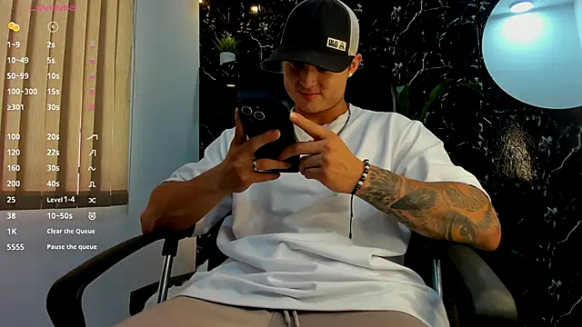 Alexander ferre online show from October 2025 02:29:02 PM