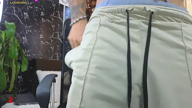 Snapshot of Alexander_ferre chatting on March 2026 01:18:02 PM Alexander ferre online show from March 2026 01:18:02 PM