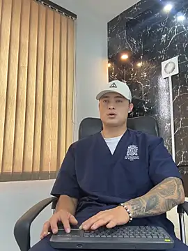 Snapshot of Alexander_ferre chatting on April 2026 01:46:01 PM Alexander ferre online show from April 2026 01:46:01 PM