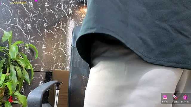 Snapshot of Alexander_ferre chatting on March 2026 01:28:02 PM Alexander ferre online show from March 2026 01:28:02 PM