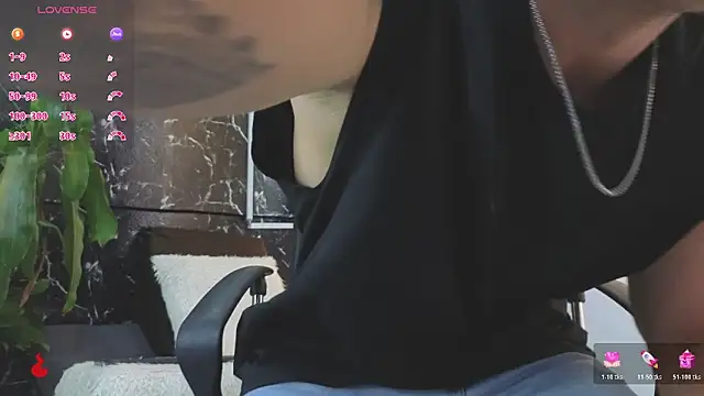 Snapshot of Alexander_ferre chatting on April 2026 01:50:01 PM Alexander ferre online show from April 2026 01:50:01 PM