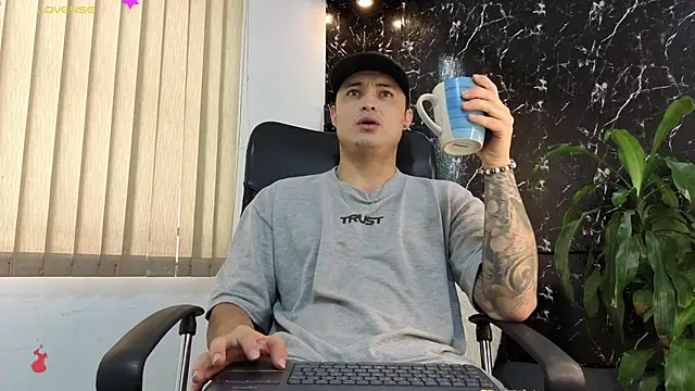 Alexander ferre online show from February 2026 01:32:02 PM