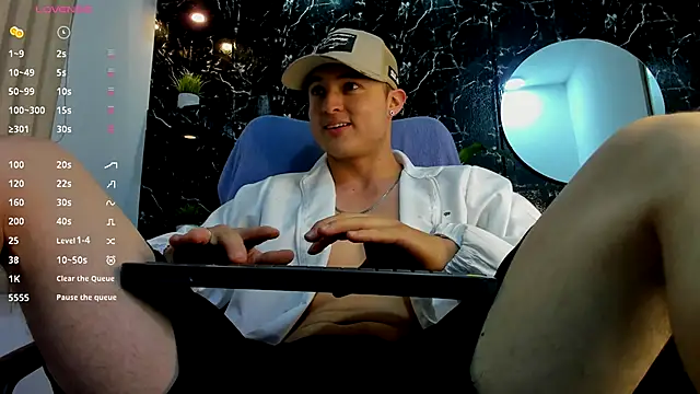 Alexander ferre online show from October 2025 07:37:02 PM