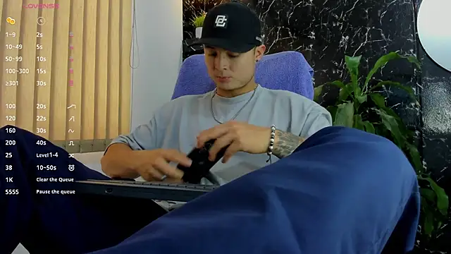 Alexander ferre online show from September 2025 06:14:01 PM