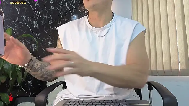 Alexander ferre online show from February 2026 01:21:01 PM