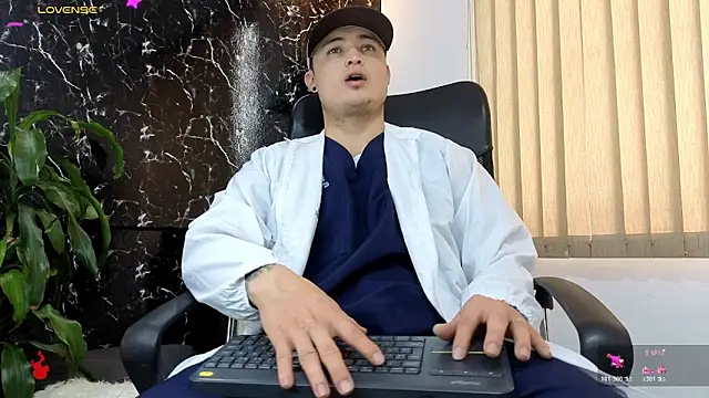 Snapshot of Alexander_ferre chatting on March 2026 01:40:01 PM Alexander ferre online show from March 2026 01:40:01 PM