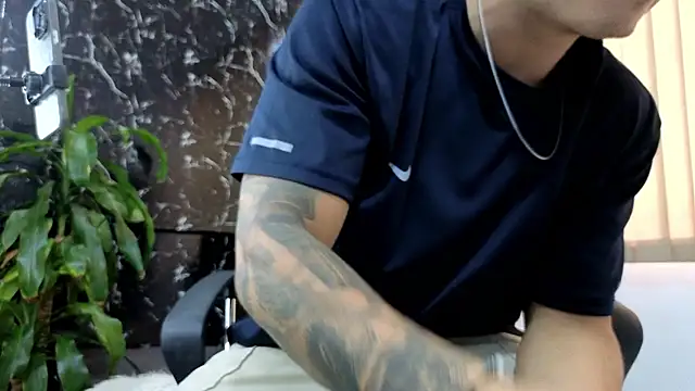 Snapshot of Alexander_ferre chatting on March 2026 01:30:02 PM Alexander ferre online show from March 2026 01:30:02 PM