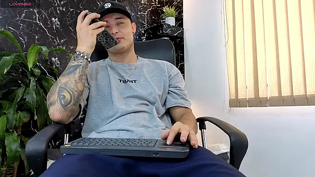 Snapshot of Alexander_ferre chatting on March 2026 02:55:01 PM Alexander ferre online show from March 2026 02:55:01 PM