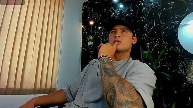 Alexander ferre online show from October 2025 06:09:02 PM