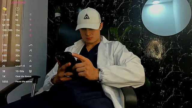 Alexander ferre online show from October 2025 04:29:02 PM