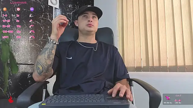 Snapshot of Alexander_ferre chatting on April 2026 01:23:01 PM Alexander ferre online show from April 2026 01:23:01 PM