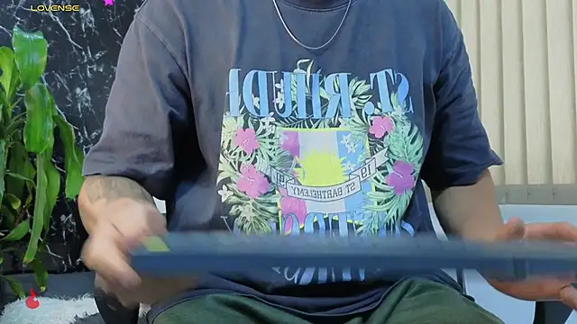 Snapshot of Alexander_ferre chatting on March 2026 12:32:02 PM Alexander ferre online show from March 2026 12:32:02 PM