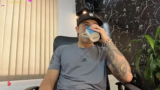 Alexander ferre online show from February 2026 01:33:02 PM