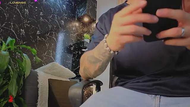 Alexander ferre online show from January 2026 01:15:01 PM