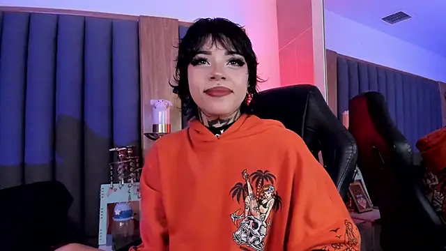 Snapshot of misstomie_ chatting on February 2026 05:13:01 PM misstomie online show from February 2026 05:13:01 PM