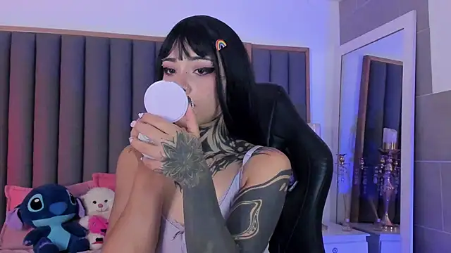 Snapshot of misstomie_ chatting on November 2025 02:11:01 PM misstomie online show from November 2025 02:11:01 PM