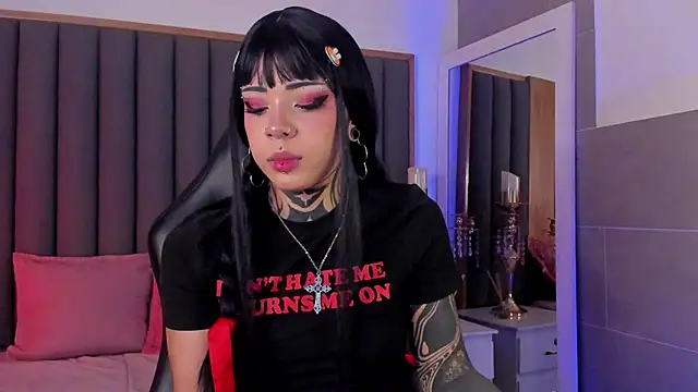 Snapshot of misstomie_ chatting on October 2025 03:00:01 PM misstomie online show from October 2025 03:00:01 PM