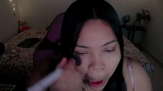 Snapshot of Juicy_elenxx chatting on September 2025 03:43:01 AM Juicy elenxx online show from September 2025 03:43:01 AM