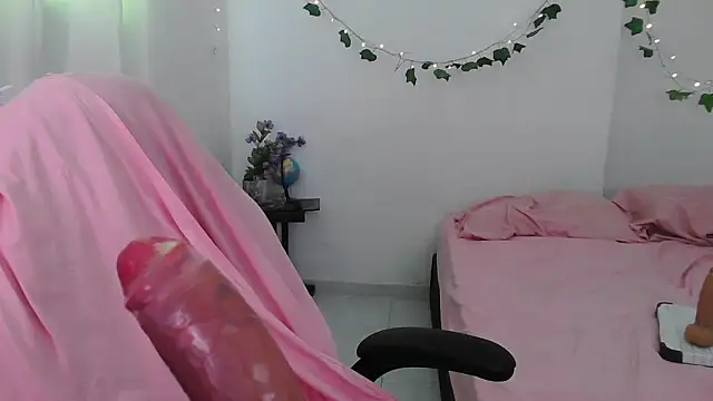 Juicy elenxx online show from May 2026 05:00:01 AM