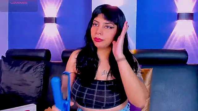 emily-santoss online show from October 2025 01:58:02 PM