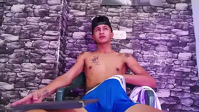 gustavo saaled19  online show from October 2025 02:39:02 PM