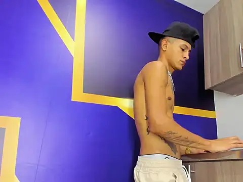 gustavo saaled19  online show from September 2025 07:43:02 PM