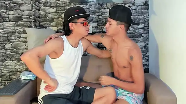 gustavo saaled19  online show from November 2025 10:35:02 PM