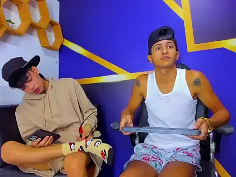 gustavo saaled19  online show from September 2025 07:46:02 PM