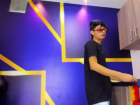 gustavo saaled19  online show from September 2025 07:58:01 PM