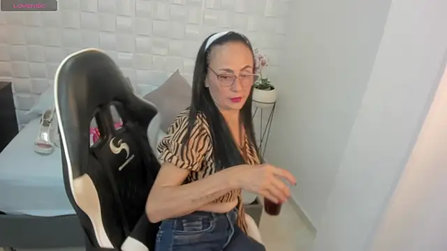 Snapshot of yulitza1025 chatting on November 2025 11:58:02 AM yulitza1025 online show from November 2025 11:58:02 AM