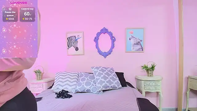 Snapshot of Nahomi_Rivera chatting on October 2025 12:49:01 PM Nahomi Rivera online show from October 2025 12:49:01 PM