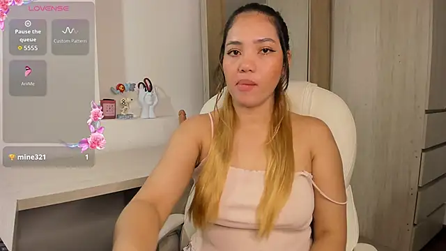 Snapshot of kata22sofia chatting on December 2025 01:54:02 PM kata22sofia online show from December 2025 01:54:02 PM