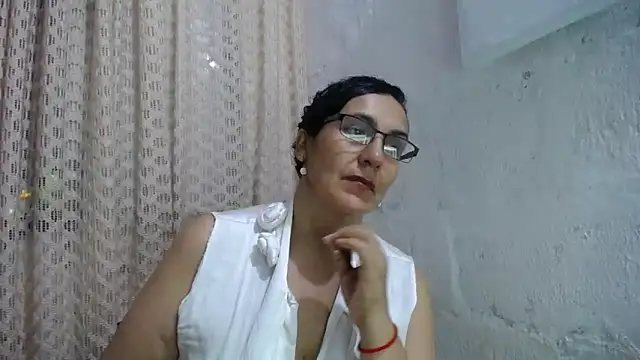 gabbyparker  online show from December 2025 10:33:02 PM