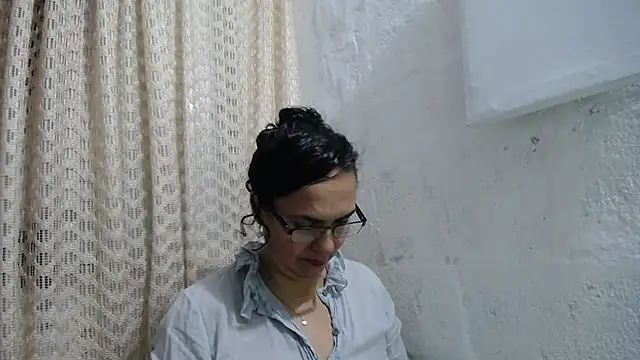Snapshot of gabbyparker_ chatting on October 2025 09:32:02 AM gabbyparker online show from October 2025 09:32:02 AM